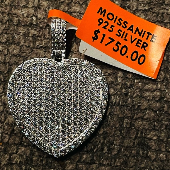 Jewelry - Heart-Shaped Moissanite Pavé Pendant - Silver Sparkle